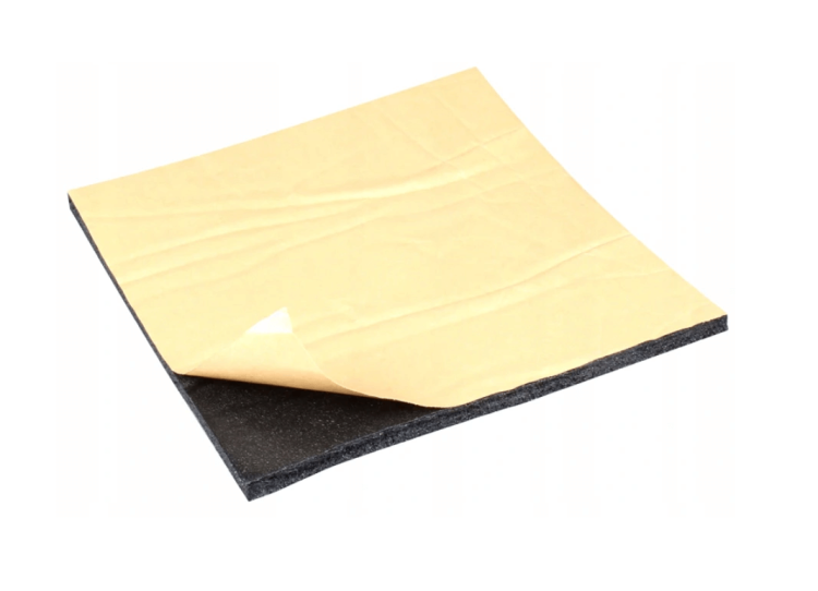 Mata izolacyjna o wymiarach 235x235x7mm przyklejana na spodzie stołu grzewczego drukarki 3D Creality Ender 3, pro, v2, 5, plus, Anet, A8, A6 i wielu innnych.